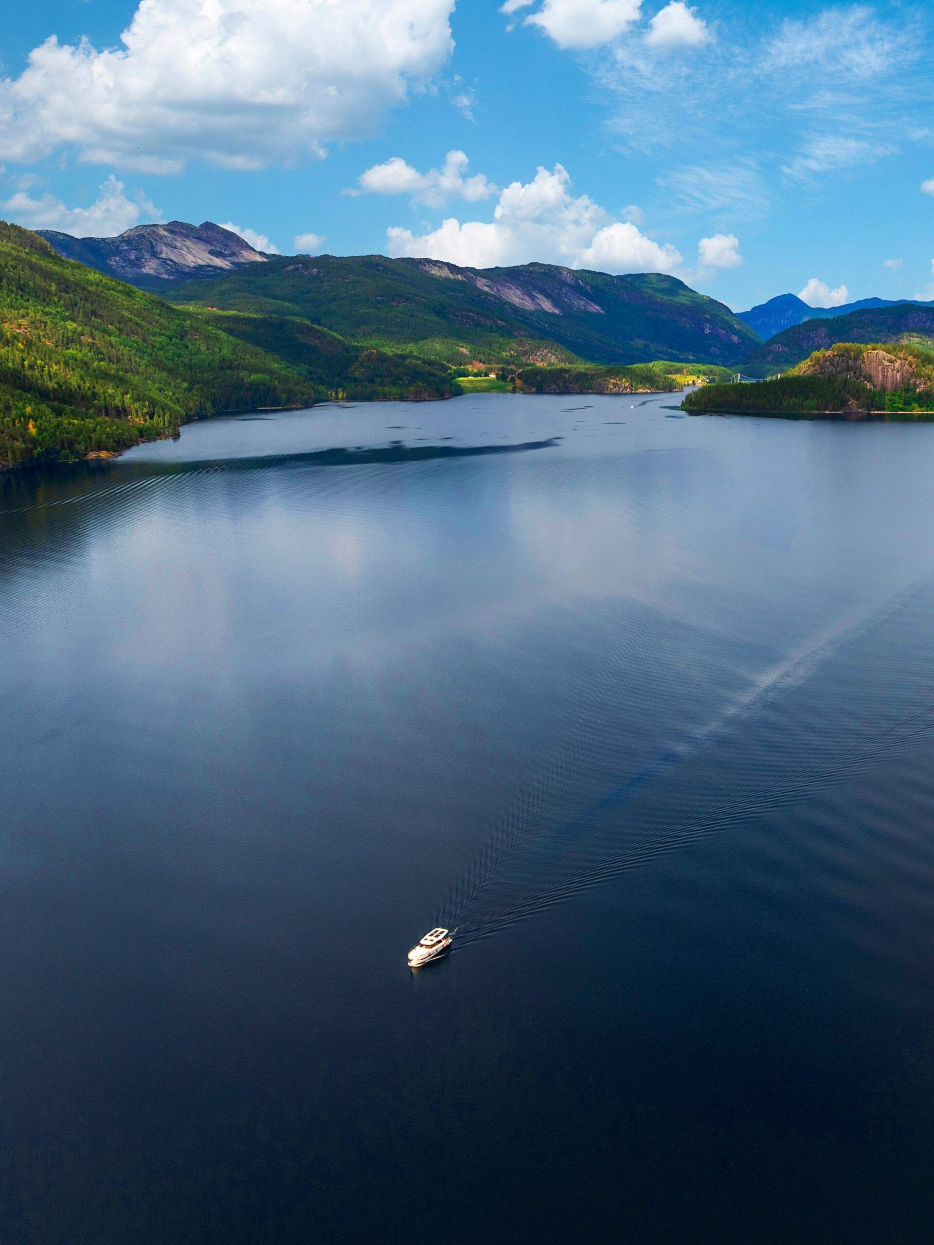 Electric Yacht on the Bandak Lake
