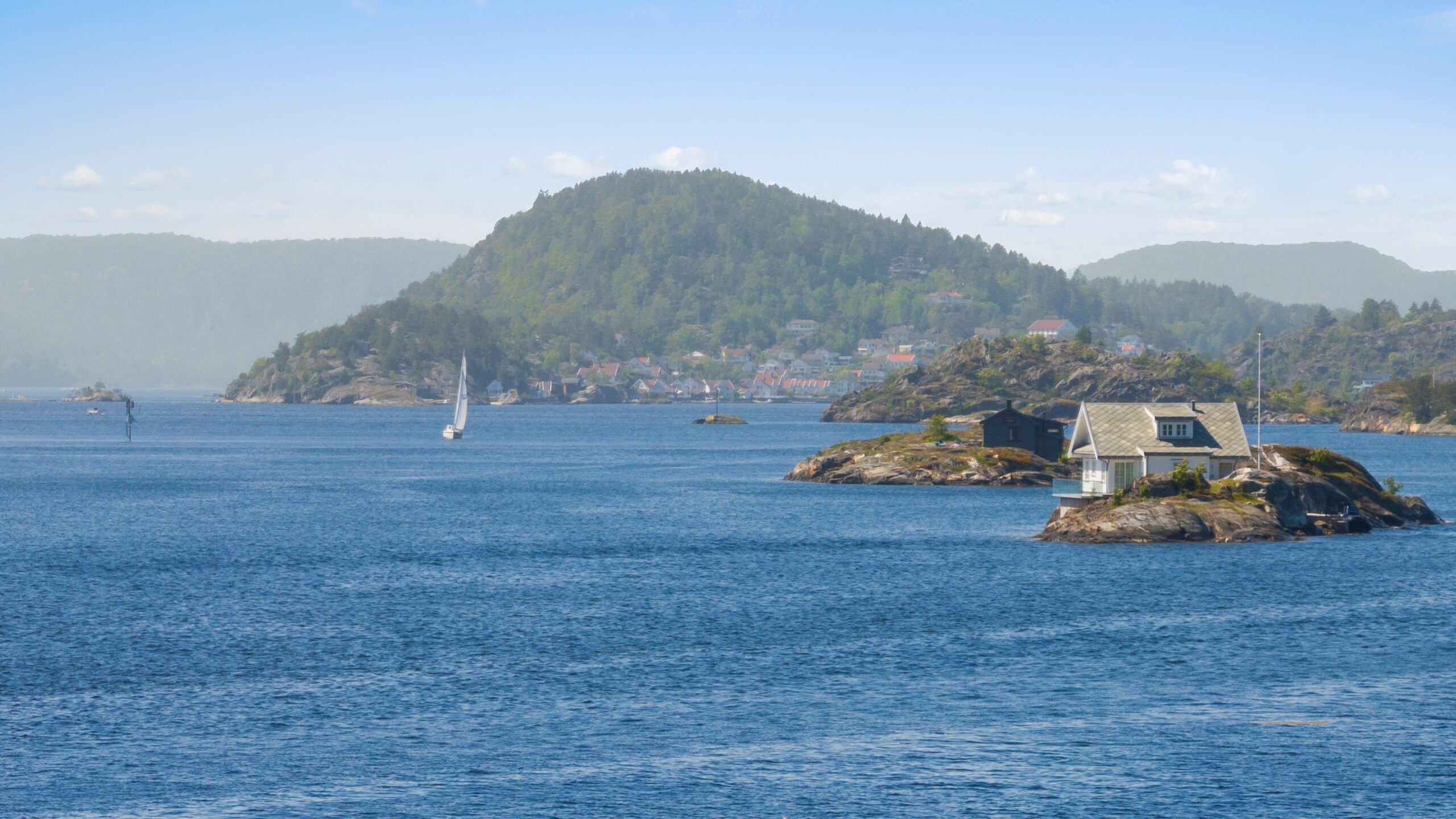 the Norwegian Southern Coast - archipelagos and tiny islands