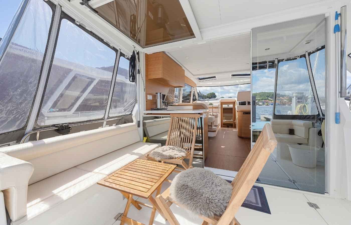 Greenline 39 - view from the rear